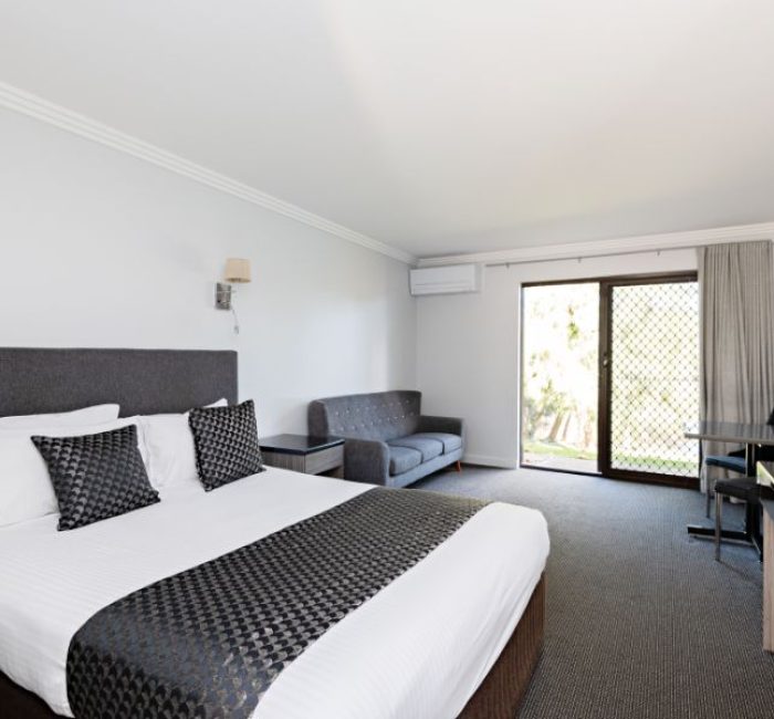 2021_Lincoln-Downs-Resort_rooms-Executive-Queen1-2