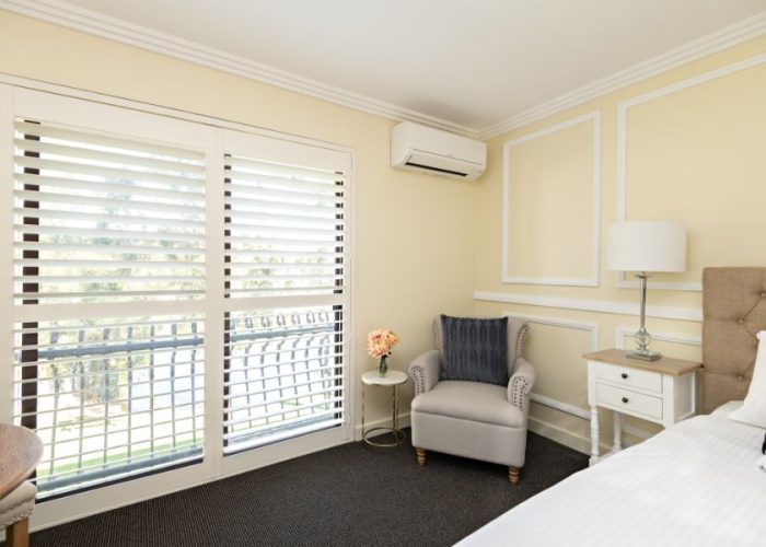 2021_Lincoln-Downs-Resort_rooms-King-Spa-Suite2-1