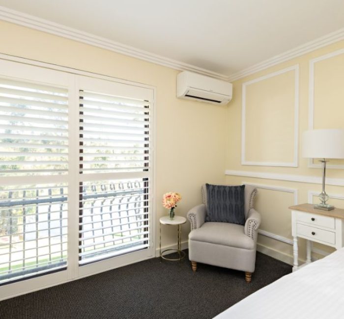 2021_Lincoln-Downs-Resort_rooms-King-Spa-Suite2-1