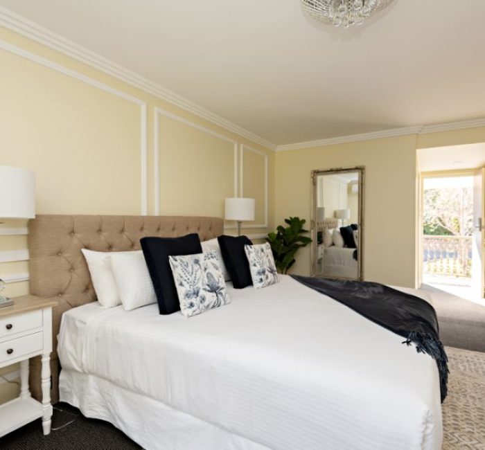 2021_Lincoln-Downs-Resort_rooms-King-Spa-Suite3-1