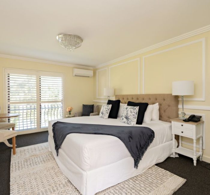 2021_Lincoln-Downs-Resort_rooms-King-Spa-Suite5-2