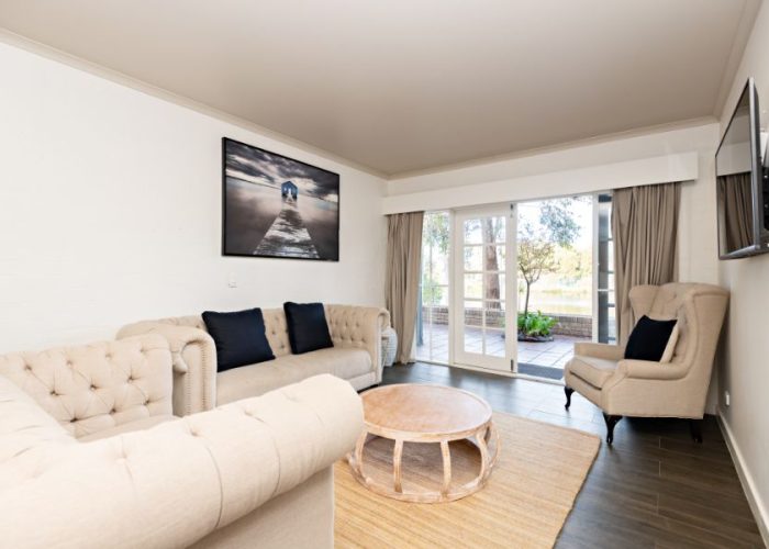 2021_Lincoln-Downs-Resort_rooms-Lakeview-Suite2-1