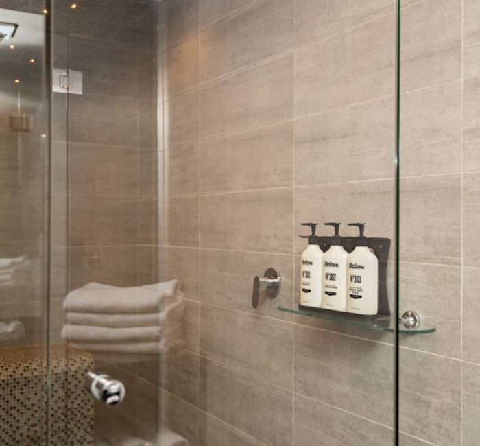 2021_Lincoln-Downs-Resort_rooms-Lakeview-Suite6-1