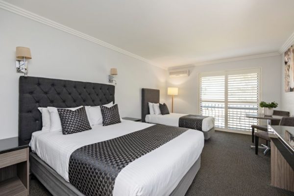 2021_Lincoln-Downs-Resort_rooms-Superior-Queen-1