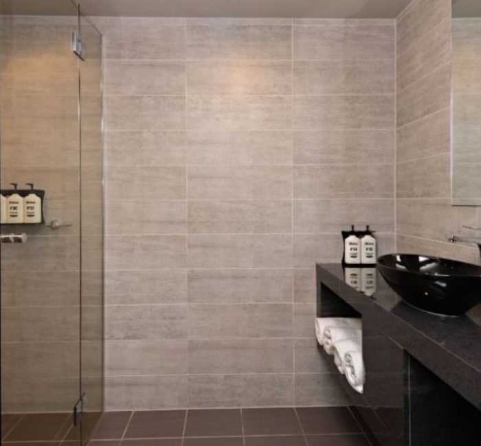 Lincoln-Downs-Lakeview-King-Spa-Suite-Bathroom